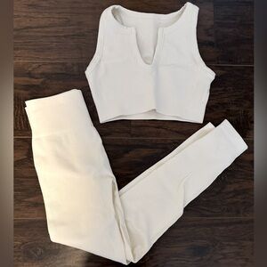 Cream workout set